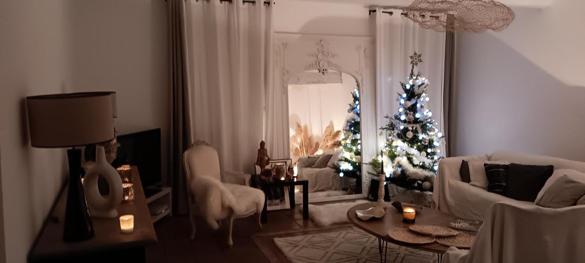 La Maison Perchee Айга-Мортас Екстериор снимка